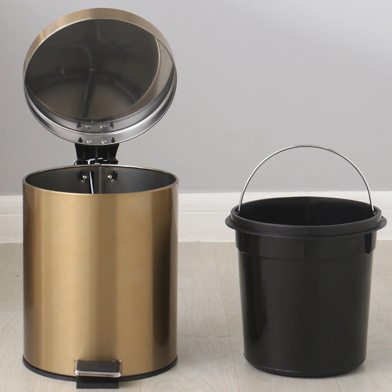 Poubelle doree 5L ouverte avec le seau