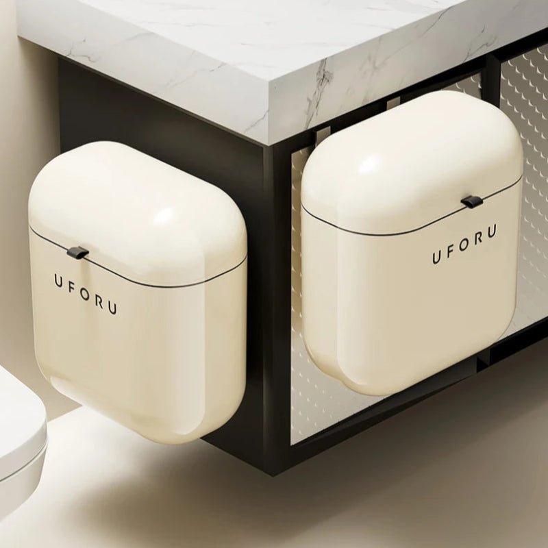 Poubelle murale Uforu dans une salle de bain moderne