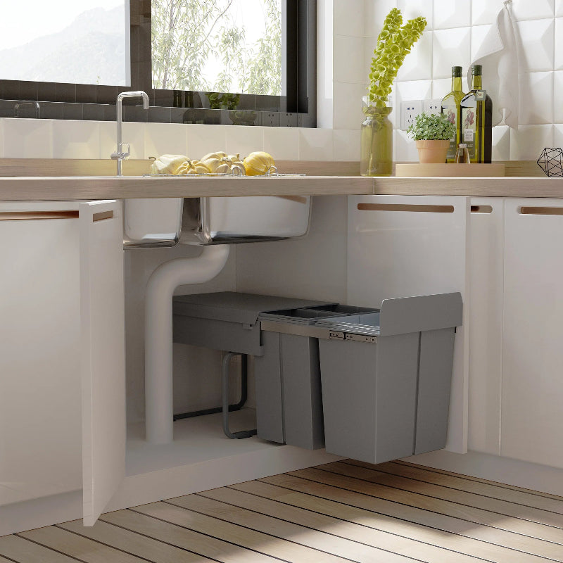 Poubelle sous evier à 3 compartiments 40L dans une cuisine moderne