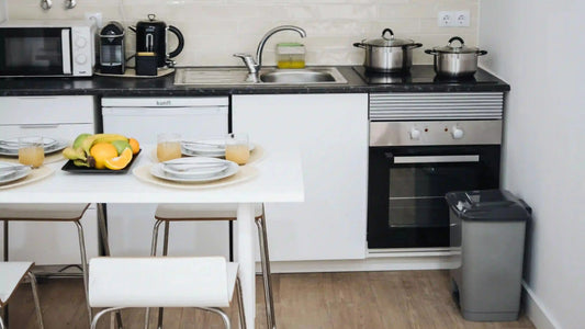 Cuisine, salle de bain, bureau, extérieur : quelle poubelle choisir selon la pièce ?