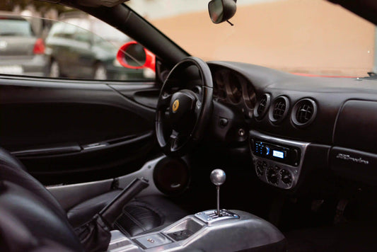 Poubelle de voiture  quel format et quel système de fixation choisir 