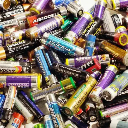 Que faire des déchets dangereux : piles, médicaments, pots de peinture ?