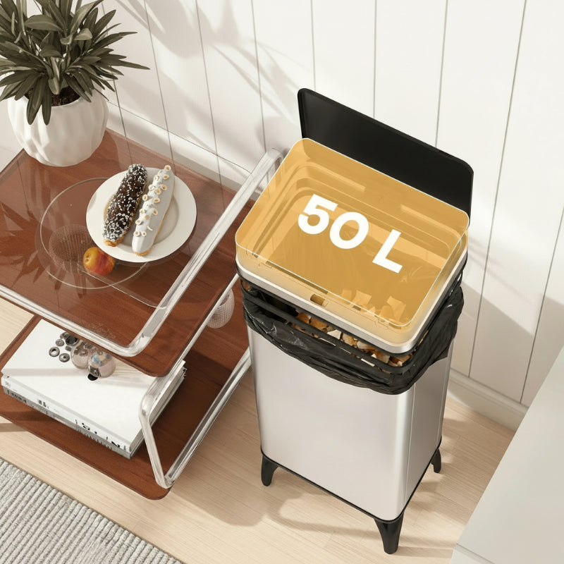 La capacité de la Poubelle automatique 50L argentee