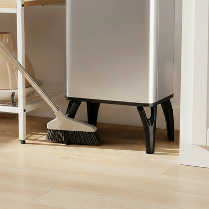 Poubelle automatique 50L argentee focus sur le bas