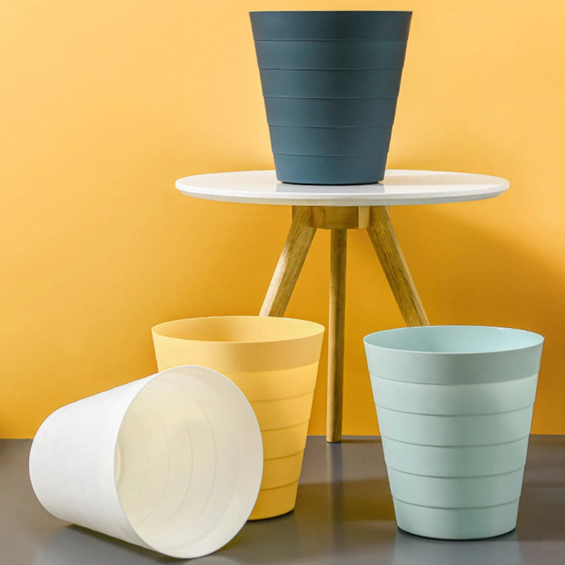 Poubelle classique en plastique