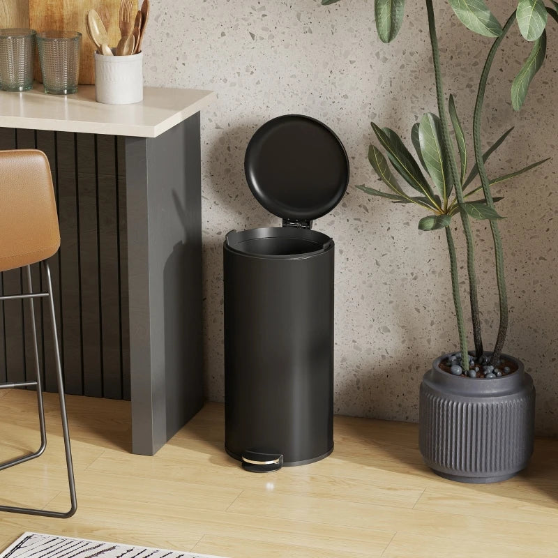 Le couvercle ouvert de la Poubelle de cuisine 30L noire