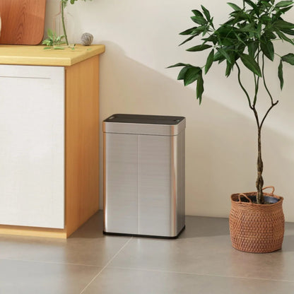 Poubelle de cuisine automatique 55L en inox dans la cuisine