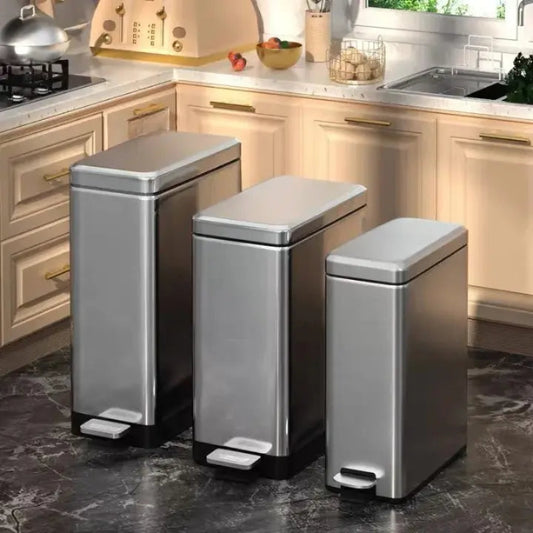 Poubelle de cuisine à pédale en inox 