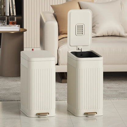 Poubelle design luxe 10L à couvercle ouvert