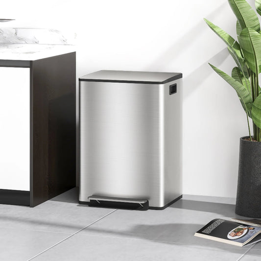 Poubelle double 2x30L argentee dans la cuisine