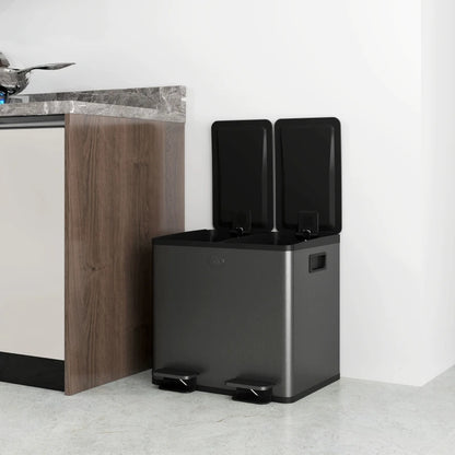 La Poubelle double compartiment 2x15L noire couvercle ouvert dans la cuisine