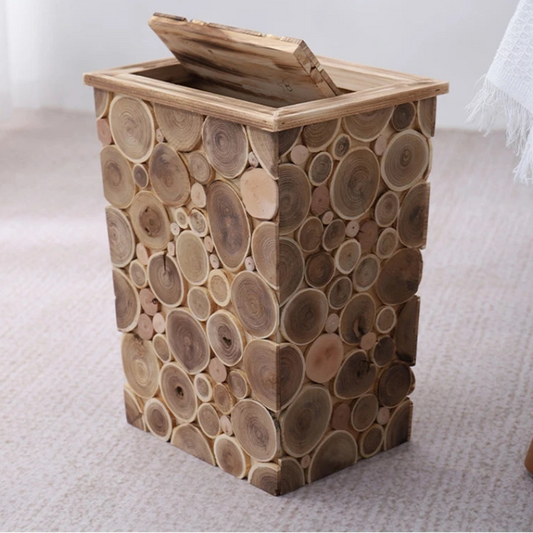 Le couvercle ouvert de la Poubelle en bois vintage pour salon