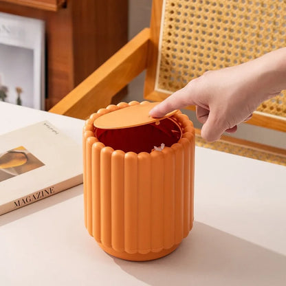 Pression effectué sur le couvercle de la Poubelle en plastique avec couvercle pression