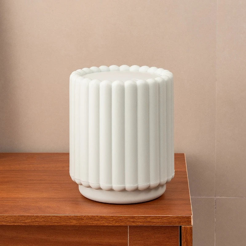 Poubelle en plastique avec couvercle pression blanche