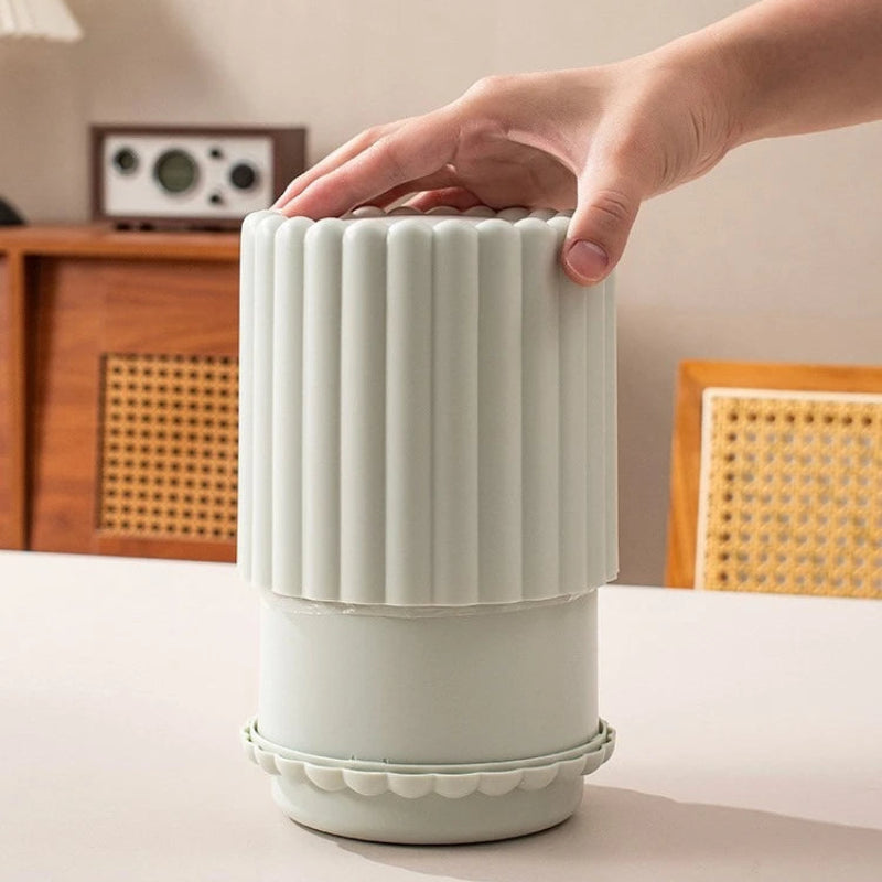 Mini seau de la Poubelle en plastique avec couvercle pression