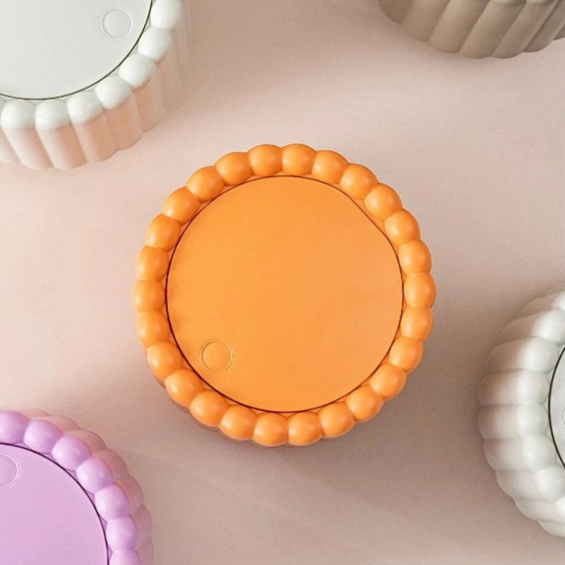 Vue de haut de la Poubelle en plastique avec couvercle pression