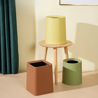 Poubelle moderne verte ensemble