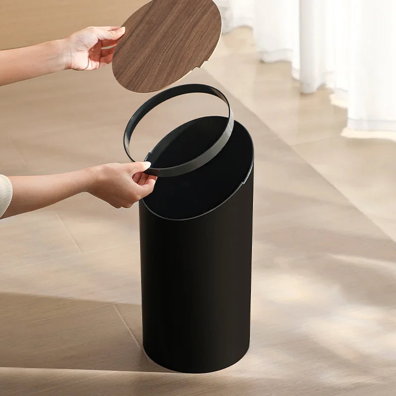 Le couvercle amovible de la Poubelle nordique salle de bain 9L