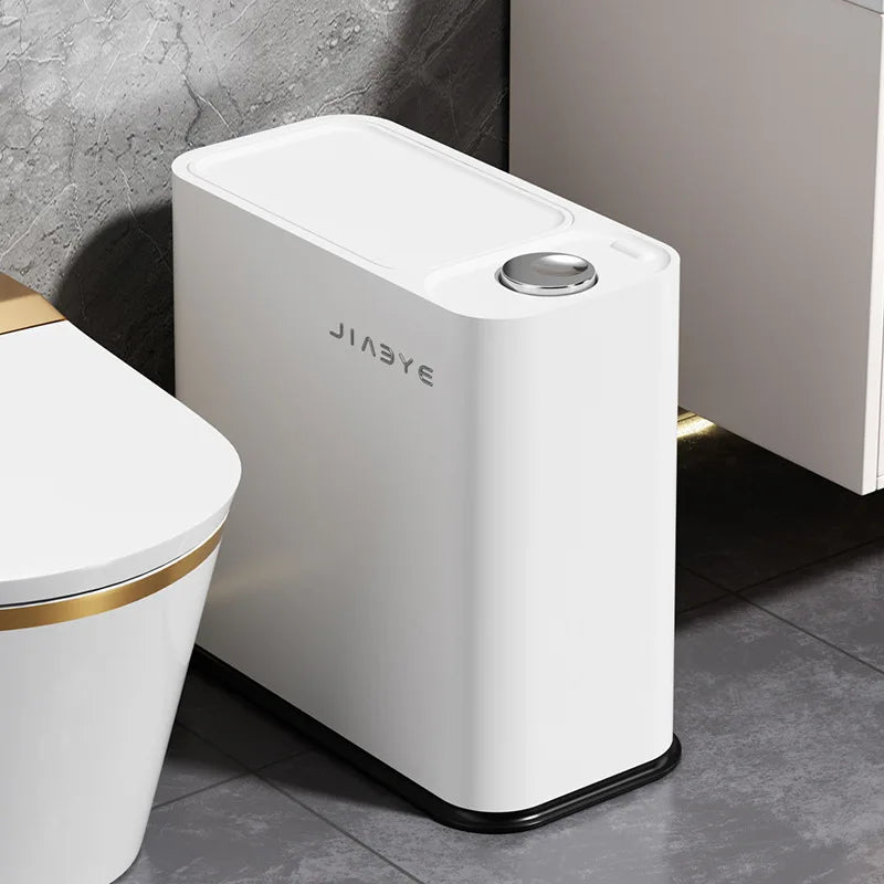 Poubelle salle de bain couvercle à pression dans la salle d'eau