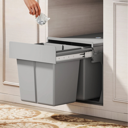 Poubelle sous evier à plusieurs compartiments 30L dans la cuisine