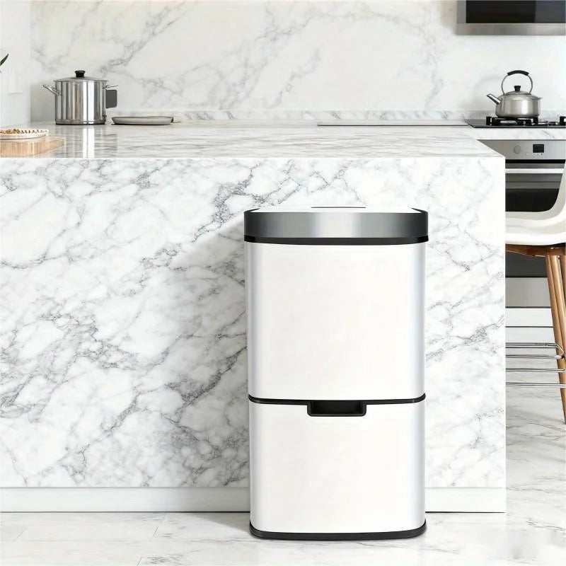 Poubelle à tri selectif blanche 72L dans une cuisine moderne