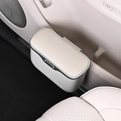 poubelle de voiture design moderne dans l'habitacle